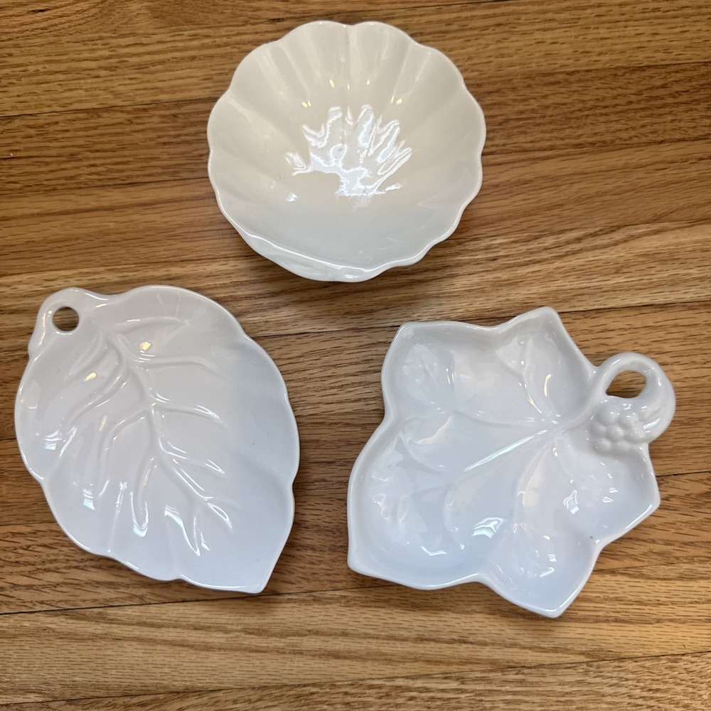 Set of 3 Lillian Vernon 1987 Porcelain Trinket Dishes- clamshell, leaves. RARE